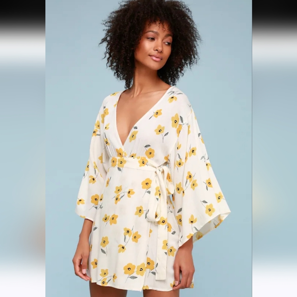 Billabong Floral Wrap Dress with Yellow Flowers Small NWOT